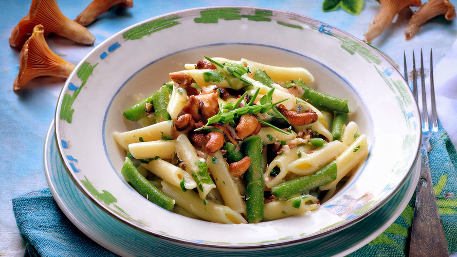 Rezeptbild für Pasta e fagioli mit Buschbohnen und Pfifferlingen
