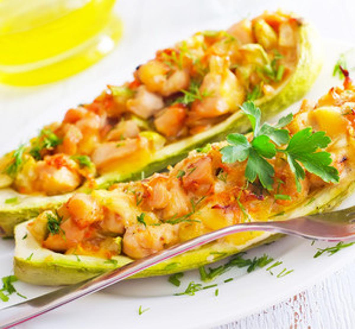 Gefüllte Zucchini mit Gemüse