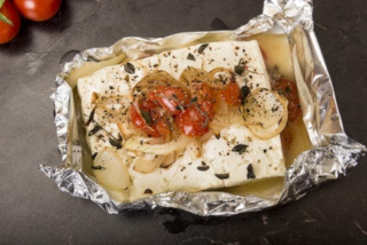 Schafkäse mit Tomaten