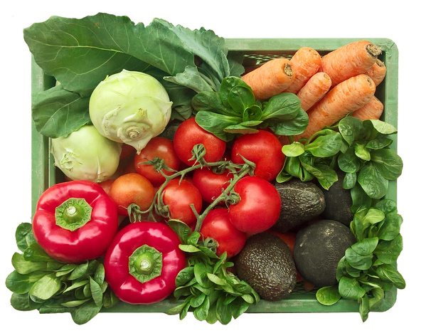 KI generiert: Eine Kiste voller frisches Gemüse: Tomaten, Paprika, Karotten, Kohlrabi, Avocados und Salat.