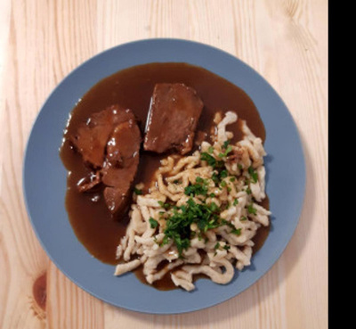 Produktfoto zu Rinderbraten mit Spätzle