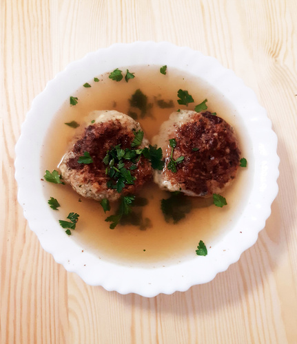 Rezeptbild für Hühnerbrühe mit Kaspressknödel
