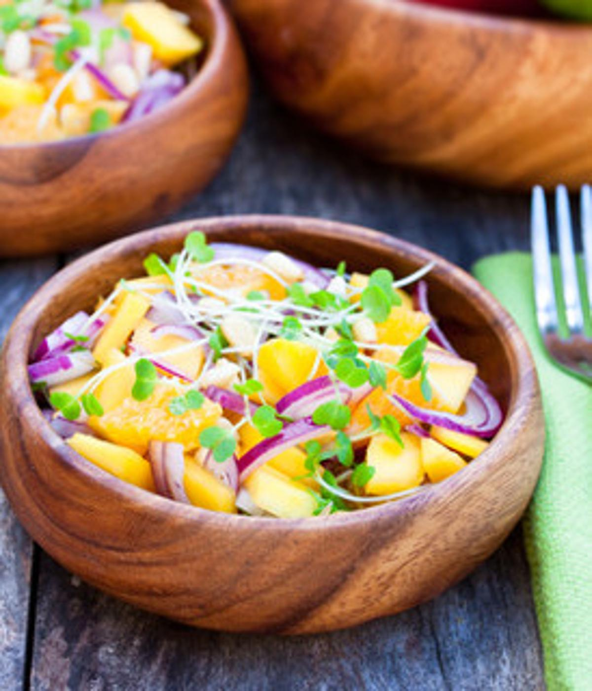 Spitzkohl-Mango-Salat
