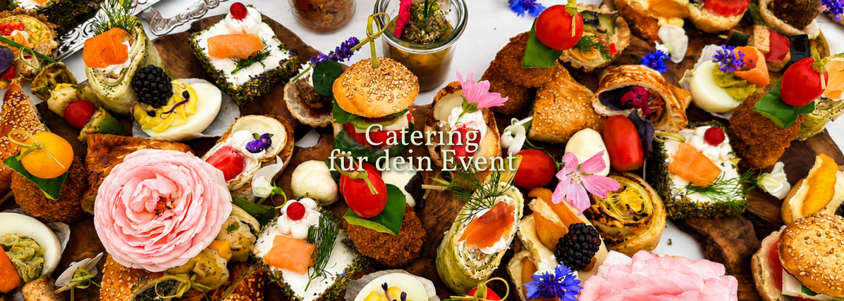 KI generiert: Ein reichhaltiges Catering-Buffet mit Canapés und Blüten. Text: "Catering für dein Event".