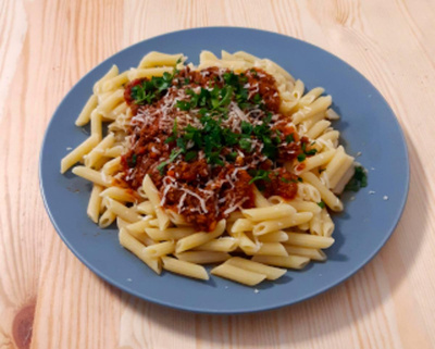 Produktfoto zu Sauce Bolognese mit Penne