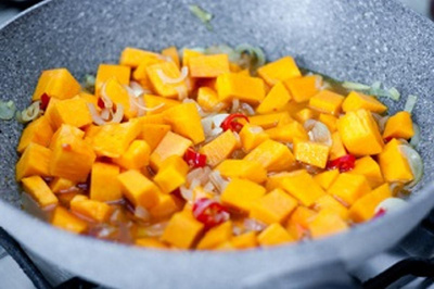 Produktfoto zu Kartoffel-Kürbis-Curry