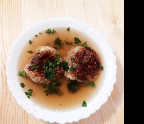 Produktfoto zu Hühnersuppe mit Kaspressknödel
