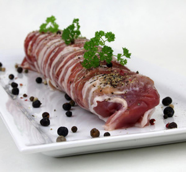 Produktfoto zu Schweinefilet im Speckmantel