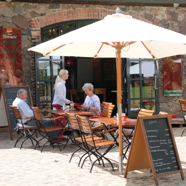 Brodowiner Klostercafe im Kloster Chorin